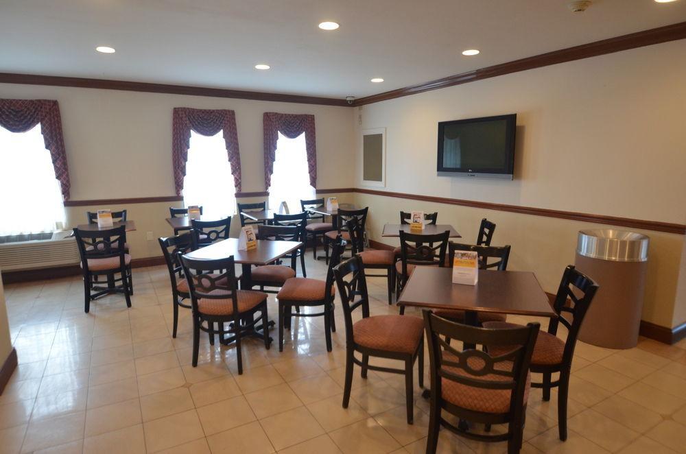 Comfort Inn & Suites Квакертаун Экстерьер фото