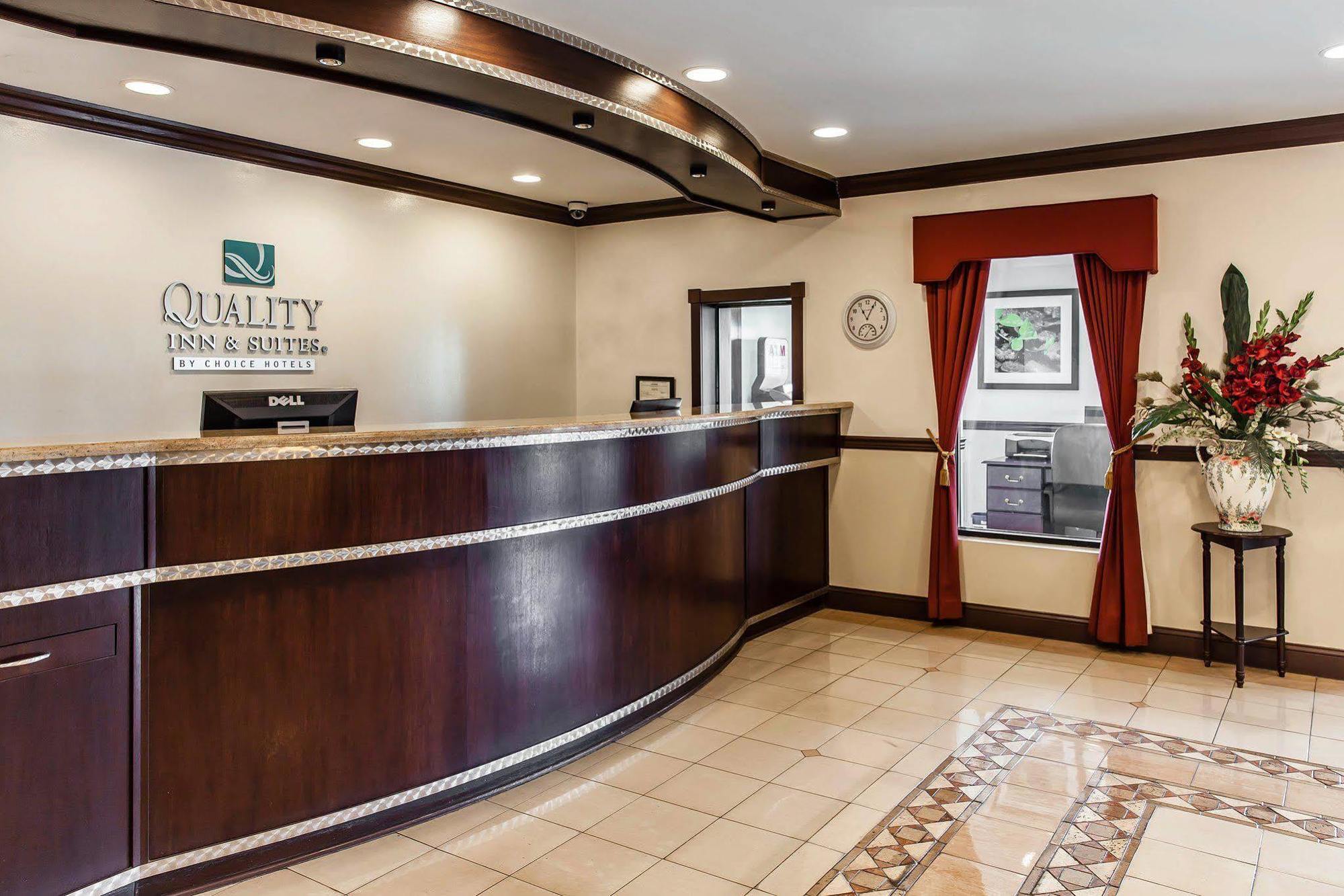 Comfort Inn & Suites Квакертаун Экстерьер фото