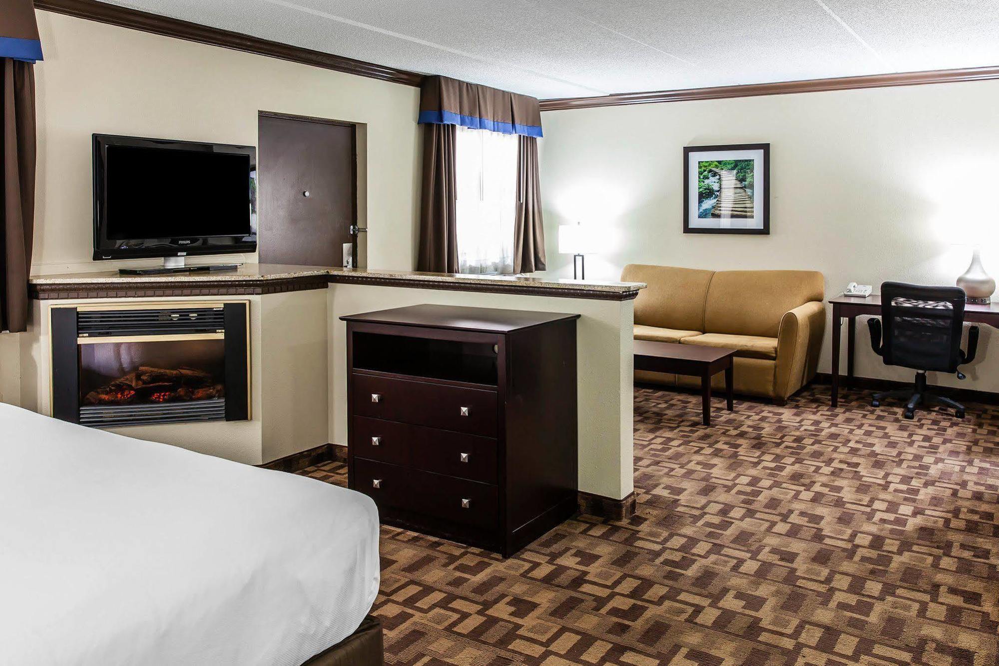 Comfort Inn & Suites Квакертаун Экстерьер фото